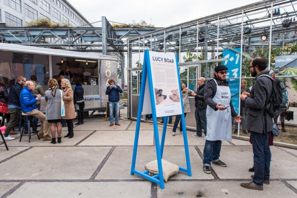 LUCY BOAR, Dutch Design Week © Koen Vanmechelen, foto Maartje Strijbis, 2016 LUCY BOAR, Dutch Design Week © Koen Vanmechelen, foto Maartje Strijbis, 2016