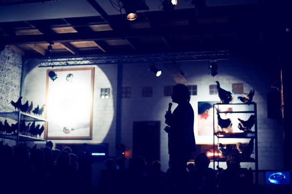 Lecture © Koen Vanmechelen