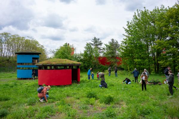 Me, Bee & Tree, inauguration © Koen Vanmechelen, photo Kris Vervaeke