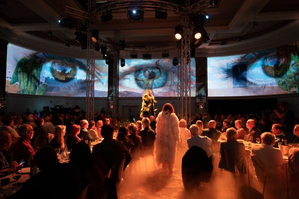 Riders on the Storm, performance, Magritte room © Koen Vanmechelen, 2022, photo by Kris Vervaeke Riders on the Storm, performance, Magritte room © Koen Vanmechelen, 2022, photo by Kris Vervaeke