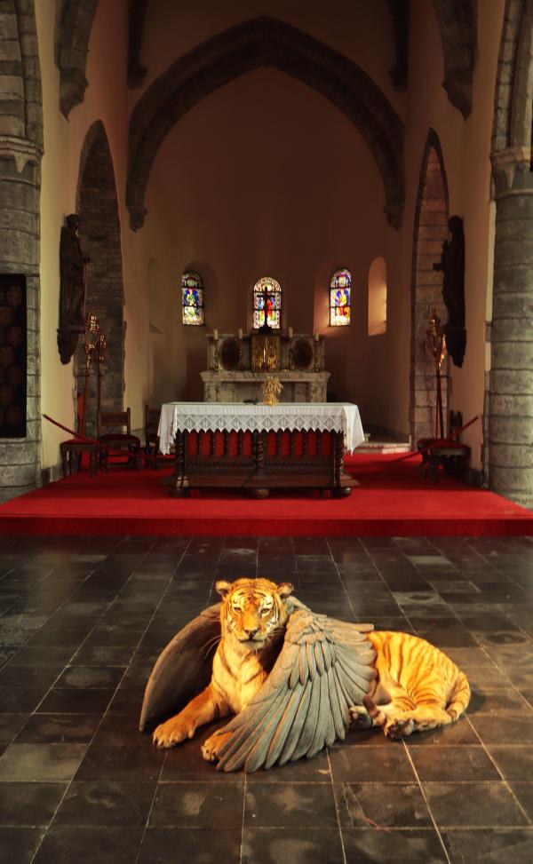 Mantle of Love © Koen Vanmechelen — Photo © Steven Vercruysse Mantle of Love © Koen Vanmechelen — Photo © Steven Vercruysse
