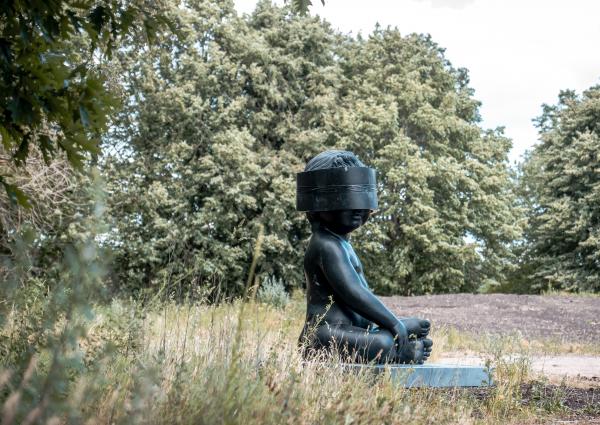 Uncomfortable , LABIOMISTA © Koen Vanmechelen - photo Boumediene Belbachir