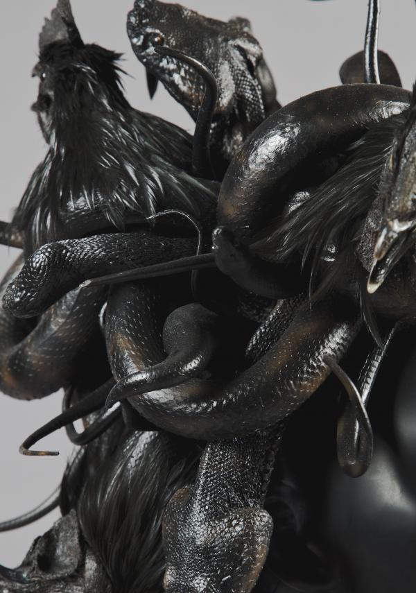 Black Medusa, Detail © Koen Vanmechelen